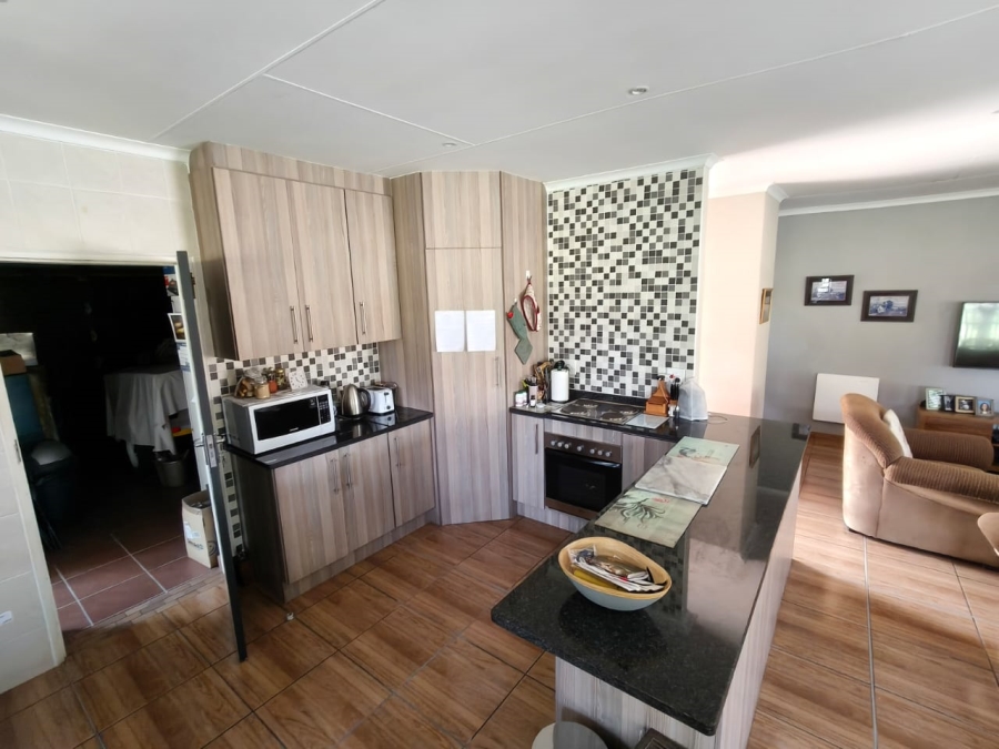 3 Bedroom Property for Sale in Waterkloof East North West